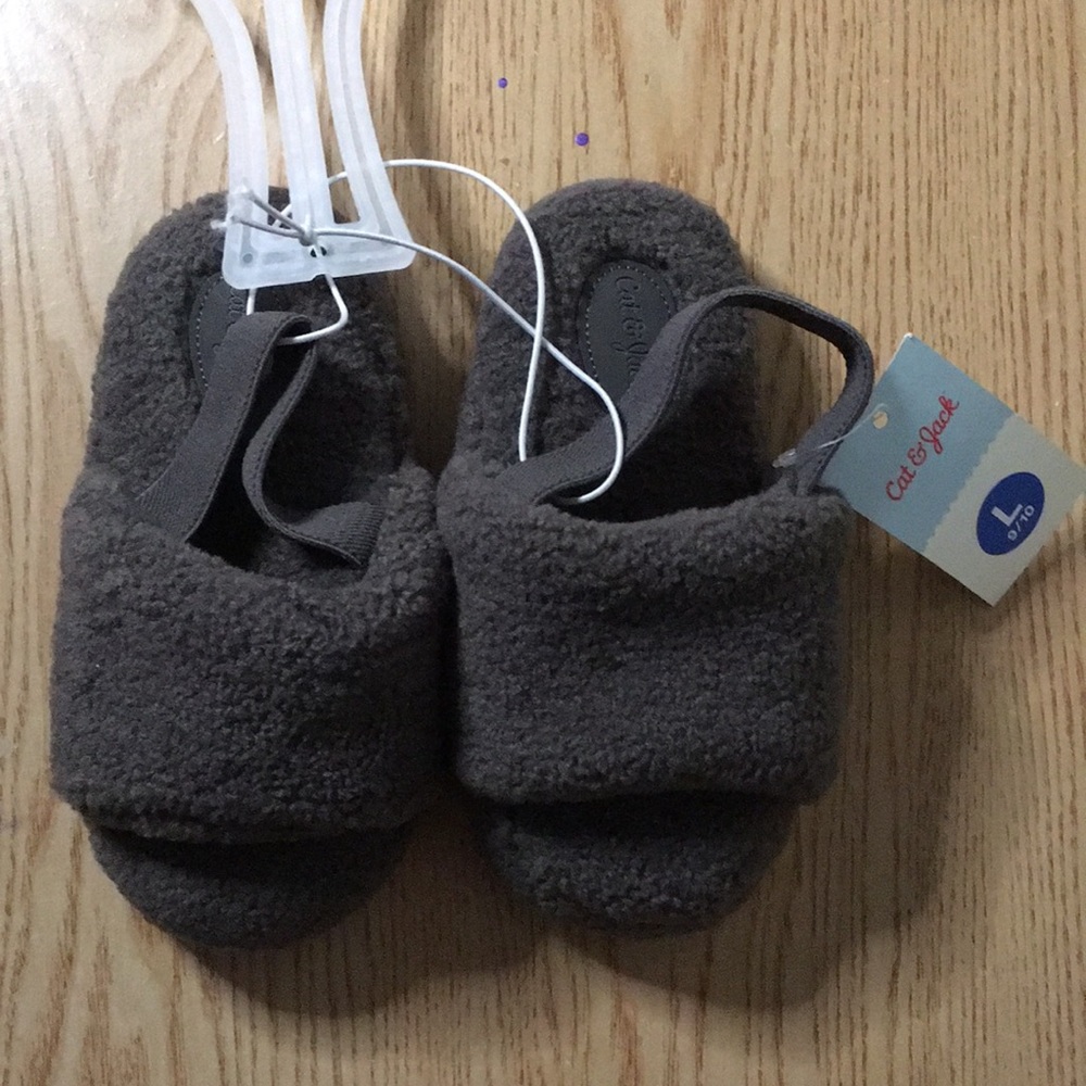 New Cat & Jack Boys Avi Single Strap Faux Shearling Slippers Gray Sz Large 9/10